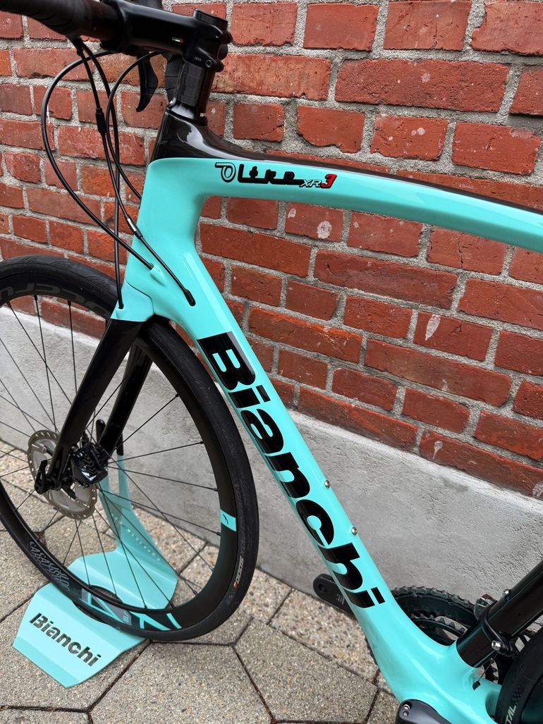 Used Bianchi Oltre XR3 CV Disc Carbon/Shimano Ultegra 2x11/Size 59/Good Condition! 2022 Road & Gravel, Green — image 14 of 15