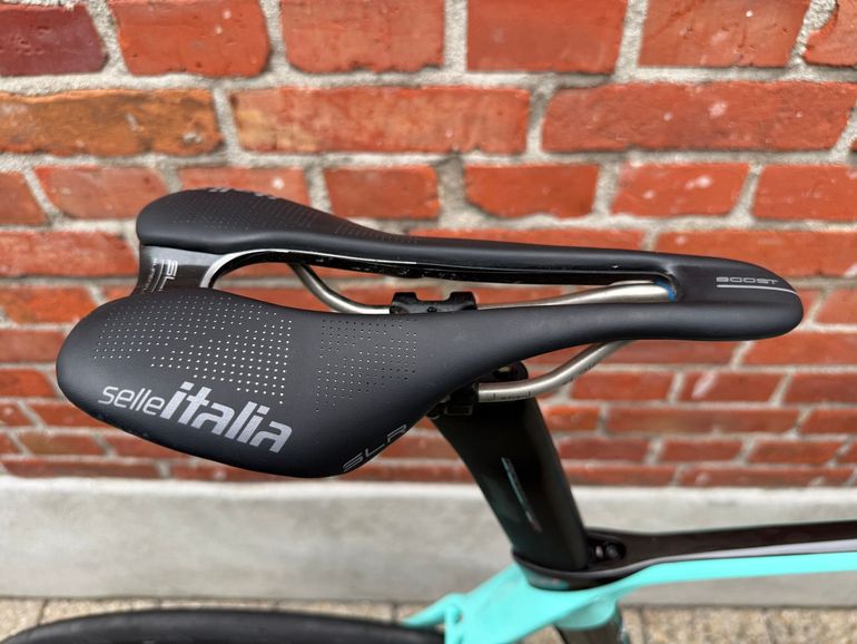 Used Bianchi Oltre XR3 CV Disc Carbon/Shimano Ultegra 2x11/Size 59/Good Condition! 2022 Road & Gravel, Green — image 9 of 15