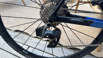 Gebrauchtes Canyon Ultimate CF SL 7 eTap 2023 2023 Road & Gravel, Blau — Bild 4 von 7