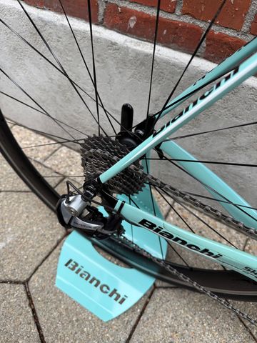 Used Bianchi Oltre XR 2 Carbon/Shimano Dura Ace Di2/Size 57/Team Lotto Jumbo 2018 Road & Gravel, Green — image 11 of 16