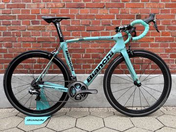 Used Bianchi Oltre XR 2 Carbon/Shimano Dura Ace Di2/Size 57/Team Lotto Jumbo 2018 Road & Gravel, Green — image 2 of 16