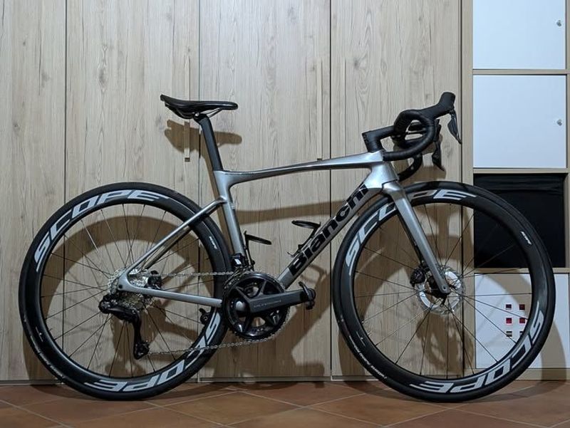 Käytetty Bianchi Specialissima COMP Ultegra Di2 2024 2024 Road & Gravel