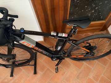 Used Olympia Custom SRAM GX Eagle bat.900 2024 Road & Gravel, Red — image 2 of 5