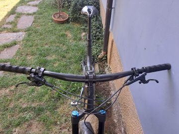 Trek Slash 9.7 29 2020 2020 Mountainbike usato, Nero — immagine 3 di 4