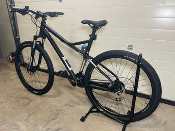Gebrauchtes BULLS SHARPTAIL 2 2025 2025 Mountainbike, Schwarz, 27.5 — Bild 3 von 6