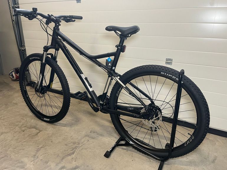 Gebrauchtes BULLS SHARPTAIL 2 2025 2025 Mountainbike, Schwarz, 27.5 — Bild 3 von 6