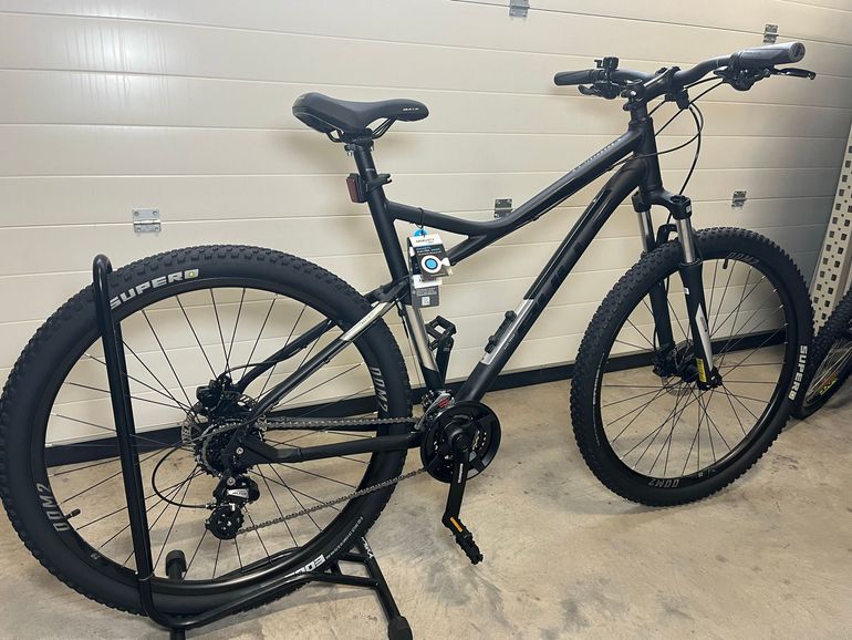 Gebrauchtes BULLS SHARPTAIL 2 2025 2025 Mountainbike, Schwarz, 27.5 — Bild 6 von 6