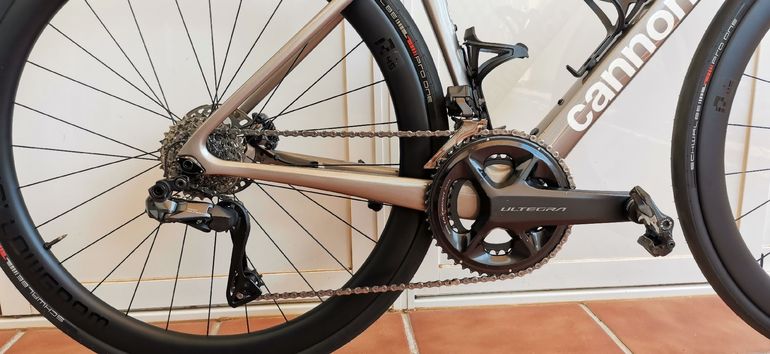Cannondale SuperSix EVO 2 2024 2024 Road & Gravel usato, Grigio chiaro — immagine 3 di 10