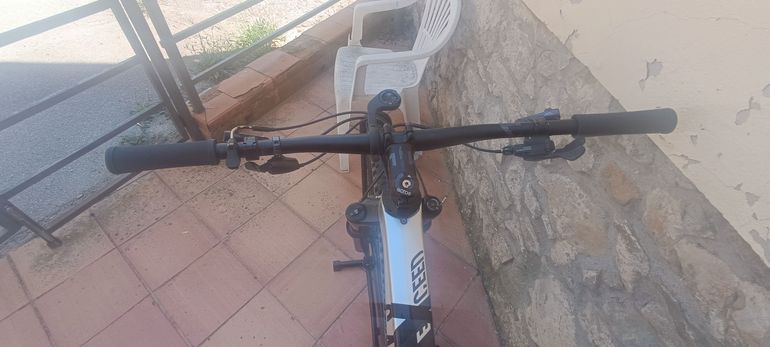 Canyon Exceed CF 5 2025 2025 Mountainbike de segunda mano, Gris claro — imagen 2 de 7
