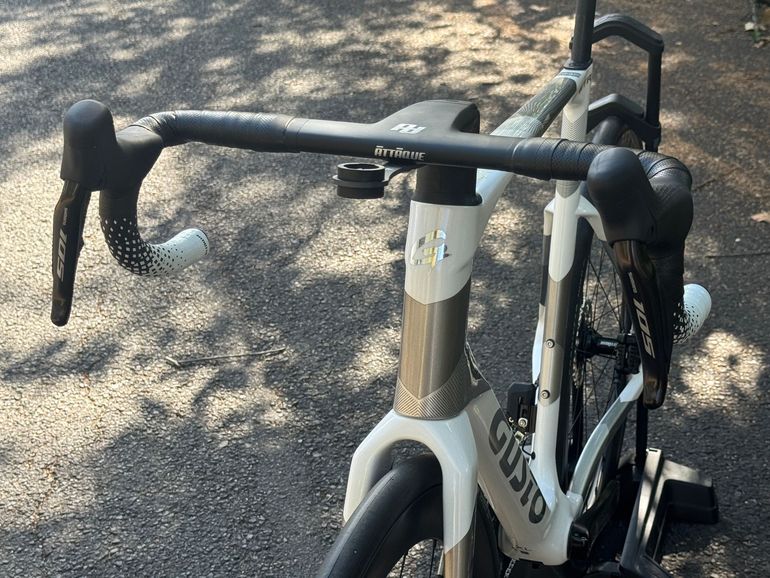 Käytetty Gusto Custom Shimano 105 Di2 2026 Road & Gravel — kuva 19 / 20