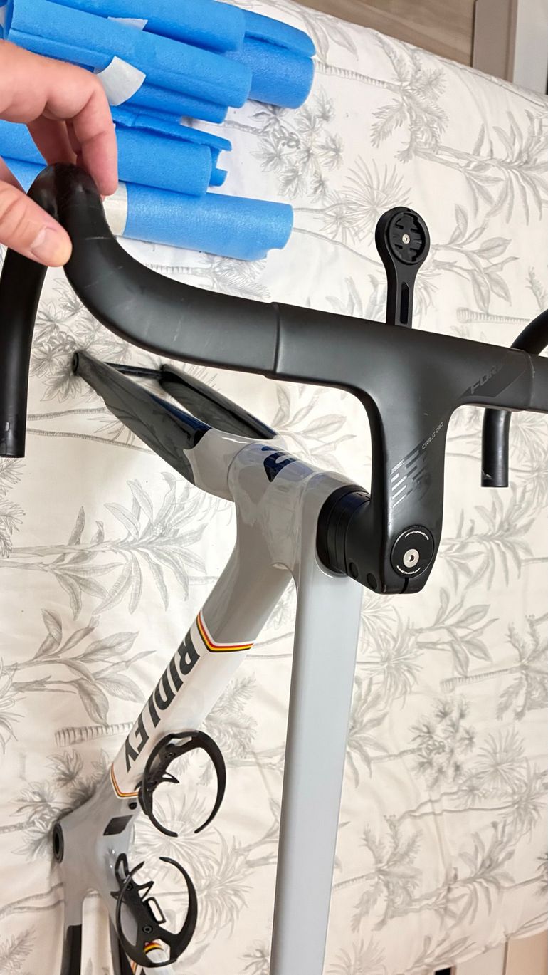 Used Ridley Falcn Rs Frameset S 2024, manillar integrado forza cirrus pro, rodamientos cerámicos pedalier, portabidones zefal, soporte garmin… 2024 Road & Gravel, Light Gray — image 7 of 10