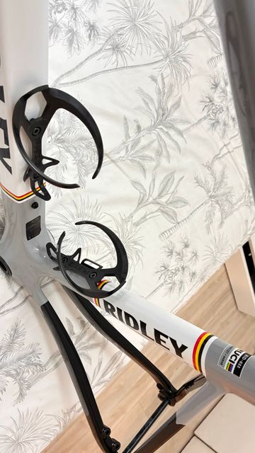 Used Ridley Falcn Rs Frameset S 2024, manillar integrado forza cirrus pro, rodamientos cerámicos pedalier, portabidones zefal, soporte garmin… 2024 Road & Gravel, Light Gray — image 6 of 10