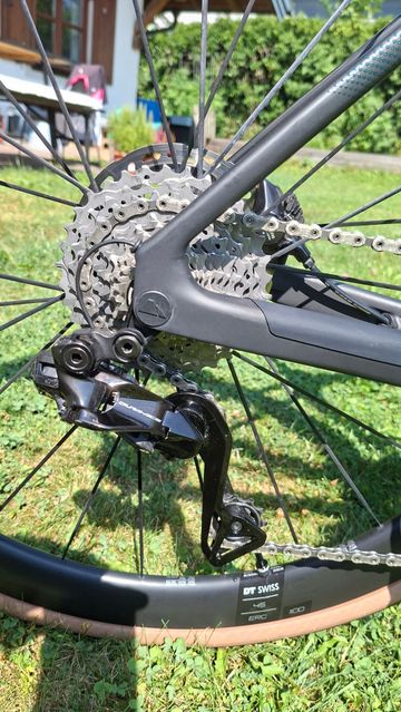 Canyon Endurace CFR Di2 2024 2024 Road & Gravel usato, Nero — immagine 8 di 9