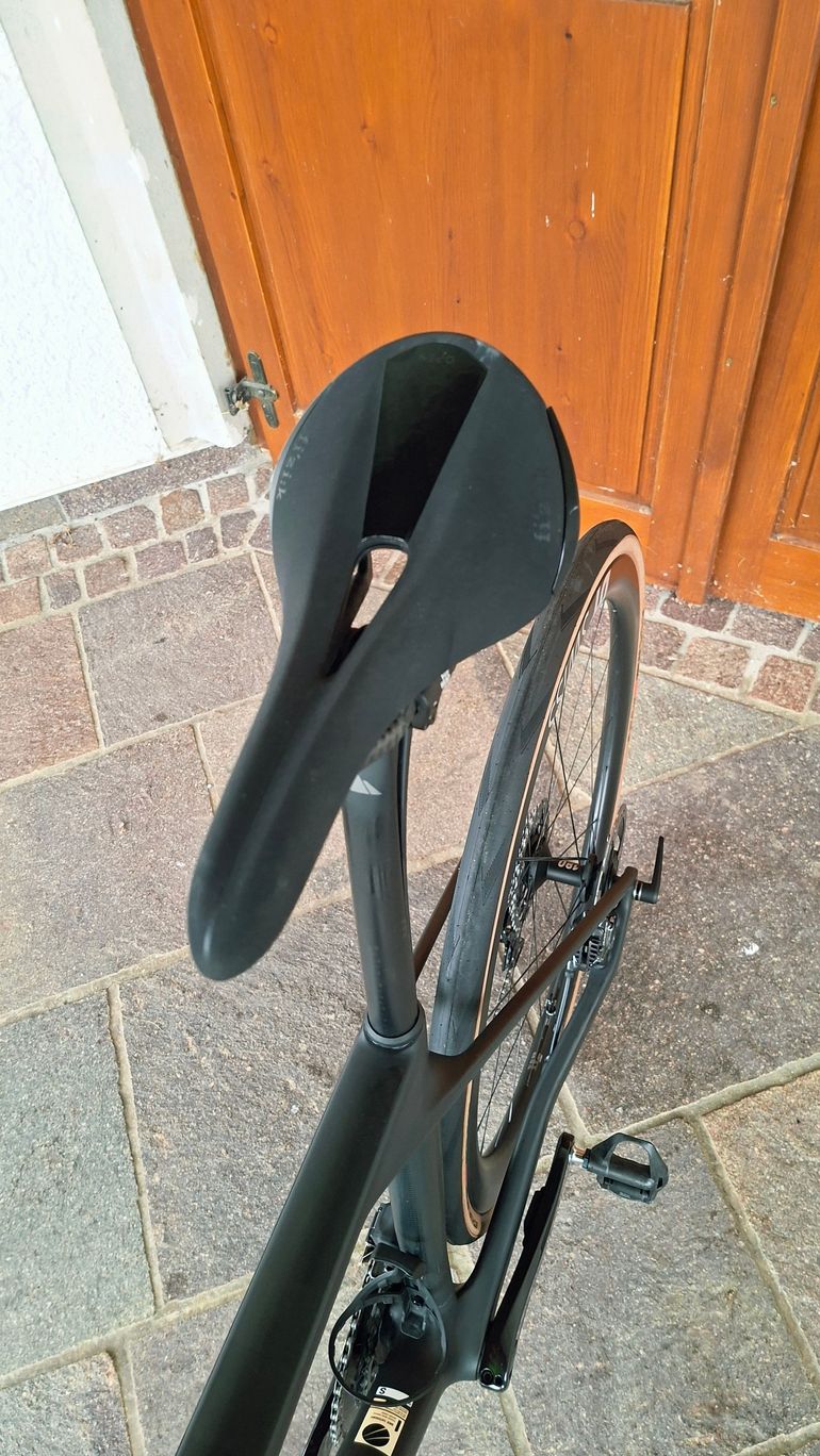 Gebrauchtes Canyon Endurace CFR Di2 2024 2024 Road & Gravel, Schwarz — Bild 12 von 15