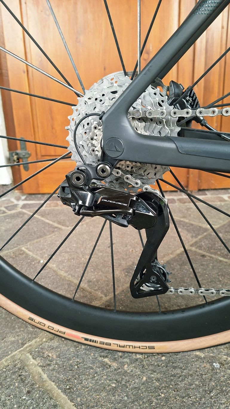 Gebrauchtes Canyon Endurace CFR Di2 2024 2024 Road & Gravel, Schwarz — Bild 15 von 15