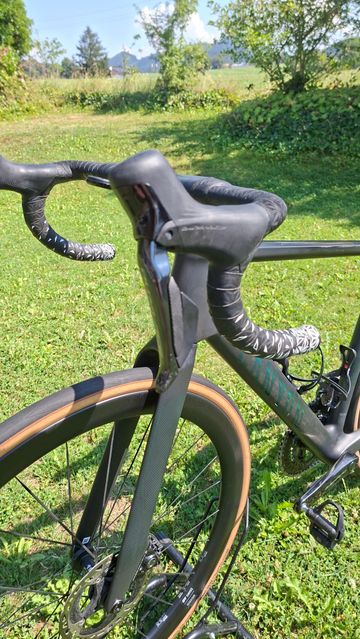 Canyon Endurace CFR Di2 2024 2024 Road & Gravel usato, Nero — immagine 9 di 9