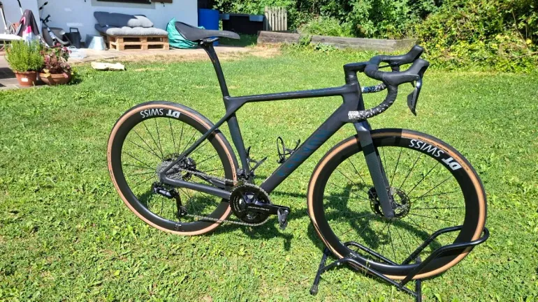 Canyon Endurace CFR Di2 2024 2024 Road & Gravel usato, Nero — immagine 1 di 9