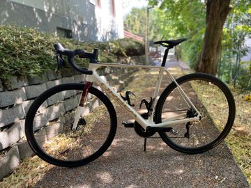 Gebrauchtes Orbea ORCA M30i 2024 2024 Road & Gravel, Weiß — Bild 2 von 4