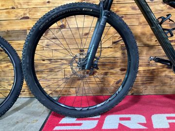 Used Specialized Epic Comp Carbon 29 2015 2015 Mountainbike, Black — image 4 of 12