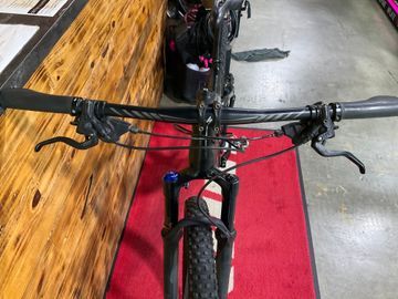 Used Specialized Epic Comp Carbon 29 2015 2015 Mountainbike, Black — image 5 of 12