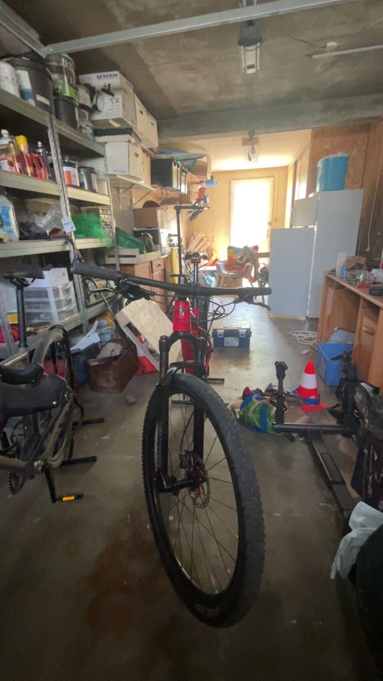 Used Trek X-caliber SRAM GX 2023 Mountainbike, Red — image 4 of 5