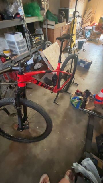 Used Trek X-caliber SRAM GX 2023 Mountainbike, Red — image 5 of 5