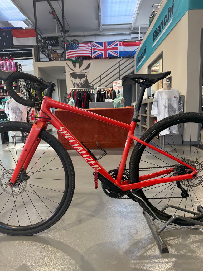 Used Specialized Diverge Elite E5 2022 2022 Road & Gravel, Red — image 5 of 9
