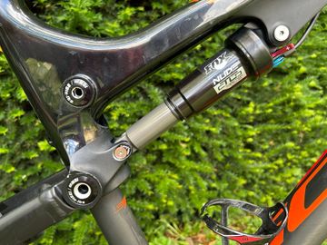 Used Scott Genius 910 Shimano Deore XT 2017 Mountainbike, Black, 29 — image 7 of 8