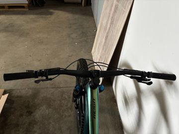 Gebrauchtes Giant Reign Advanced 2 2025 2025 Mountainbike, Grün, 29, 27.5 — Bild 6 von 7