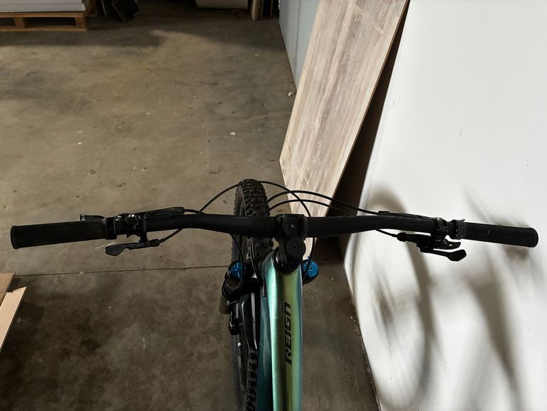 Gebrauchtes Giant Reign Advanced 2 2025 2025 Mountainbike, Grün, 29, 27.5 — Bild 6 von 7