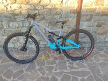 Orbea RISE H30 2022 2022 Mountainbike usato, Blu — immagine 2 di 8