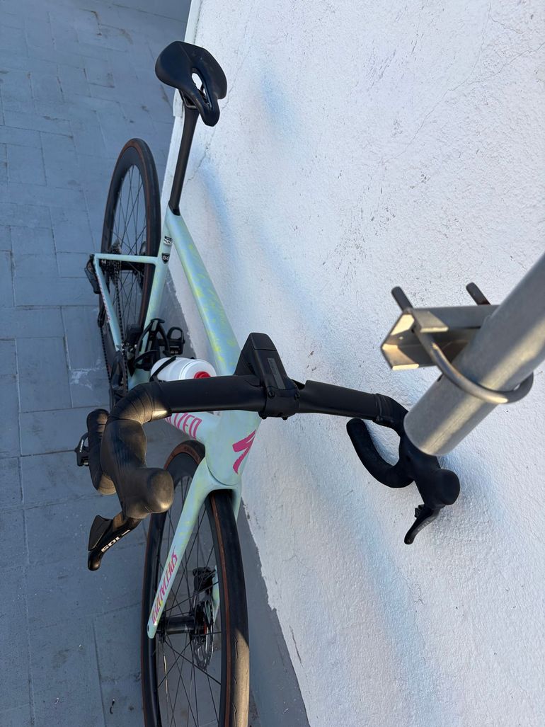 Tweedehands Specialized Tarmac Shimano 105 2026 Road & Gravel — afbeelding 2 van 3