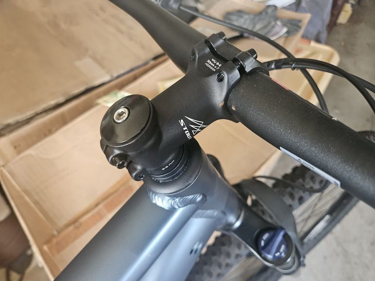 Used Specialized Rockhopper Comp 29 2022 2022 Mountainbike, Light Gray, 29 — image 6 of 8