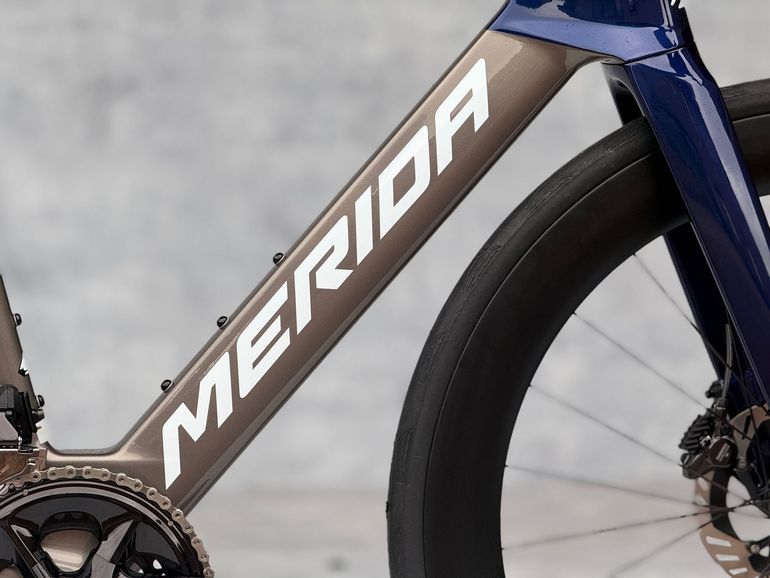 Used Merida REACTO TEAM 2027 2027 Road & Gravel, Light Gray — image 3 of 9
