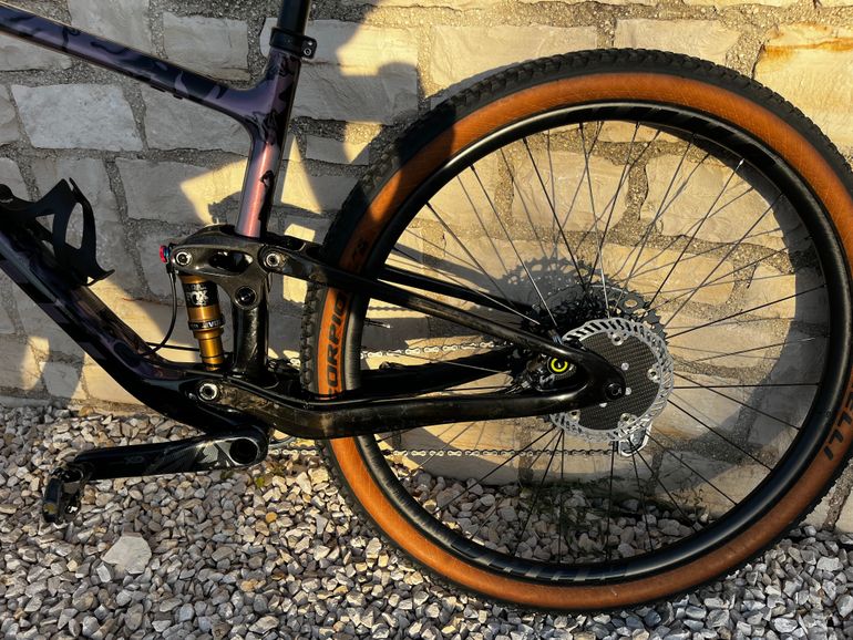 Gebrauchtes Giant Anthem Advanced Pro 2024 Mountainbike, Violett — Bild 6 von 6