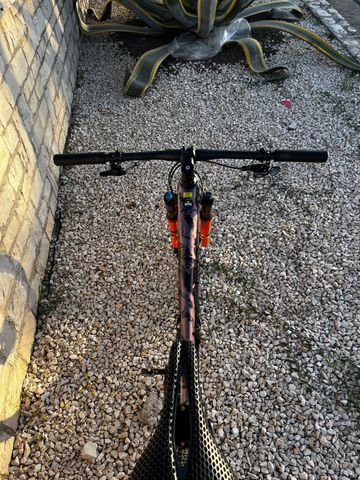 Gebrauchtes Giant Anthem Advanced Pro 2024 Mountainbike, Violett — Bild 4 von 6