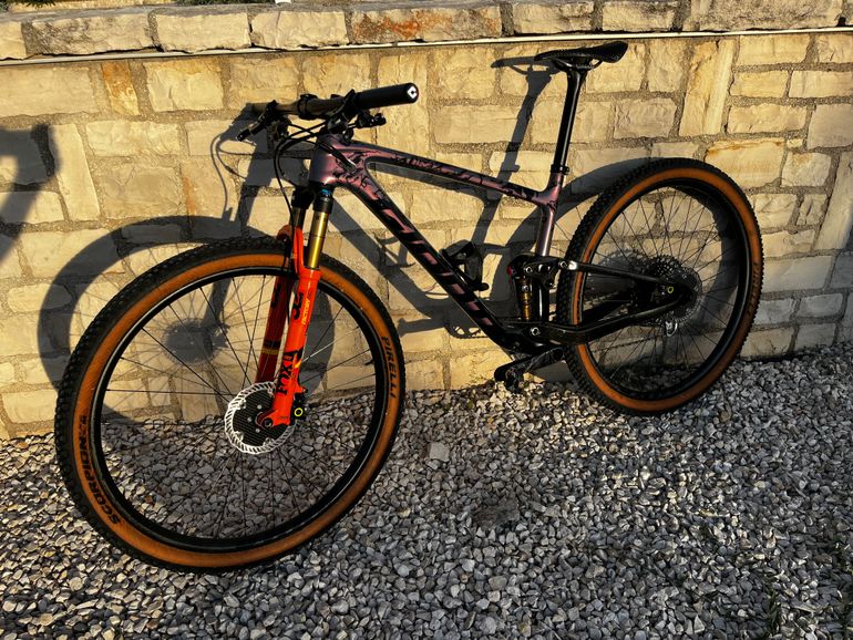 Gebrauchtes Giant Anthem Advanced Pro 2024 Mountainbike, Violett — Bild 2 von 6