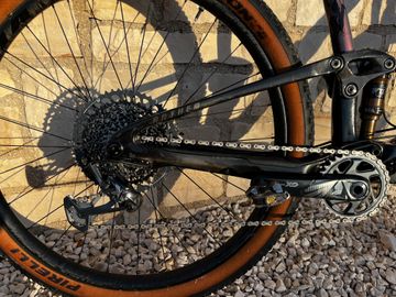 Gebrauchtes Giant Anthem Advanced Pro 2024 Mountainbike, Violett — Bild 5 von 6