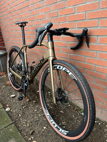 Used Bianchi Impulso Shimano Ultegra Di2 2026 Road & Gravel, Orange — image 6 of 12