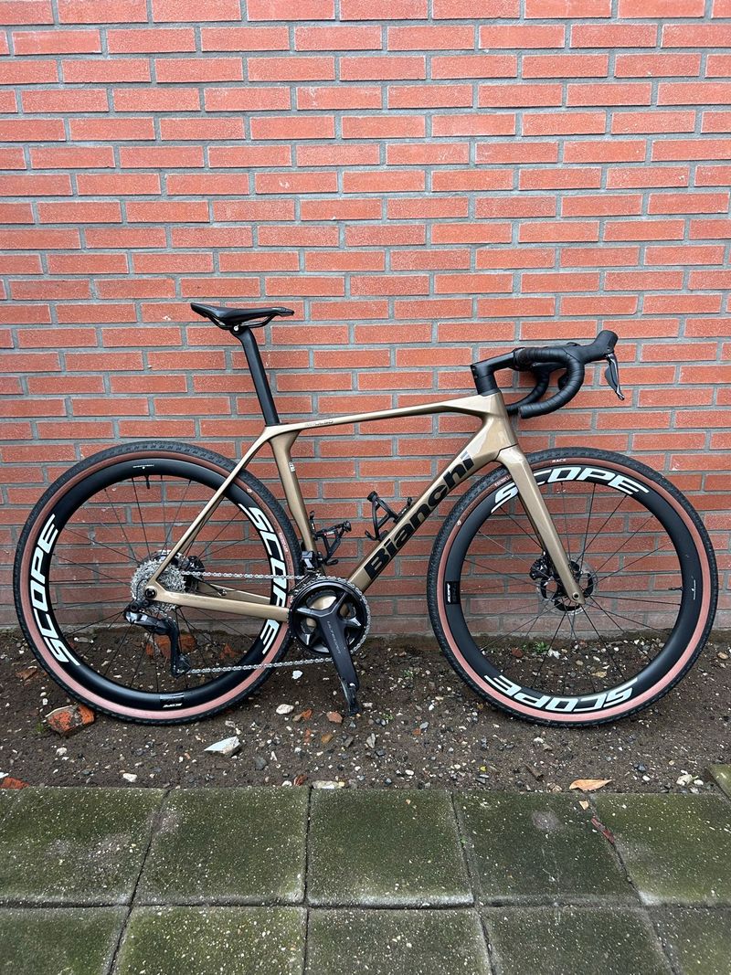 Bianchi Impulso Shimano Ultegra Di2 2026 Road & Gravel usato