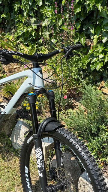Brugt Trek Slash 8 Gen 6 2025 2025 Mountainbike — billede 2 af 6
