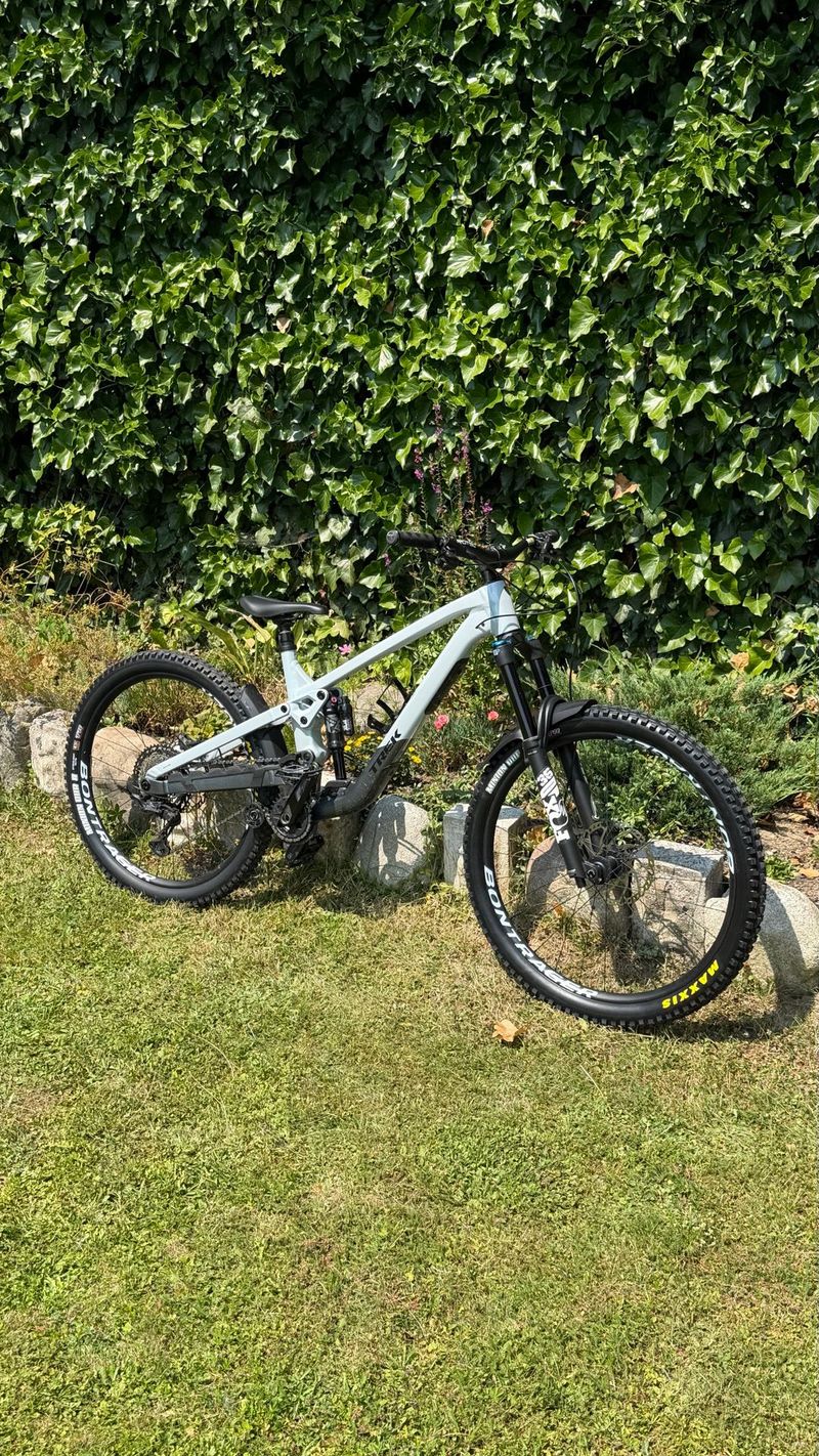 Used Trek Slash 8 Gen 6 2025 2025 MTB