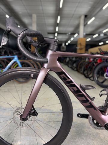 Gebrauchtes Giant Propel Advanced 1 2023 2023 Road & Gravel, Violett — Bild 20 von 24