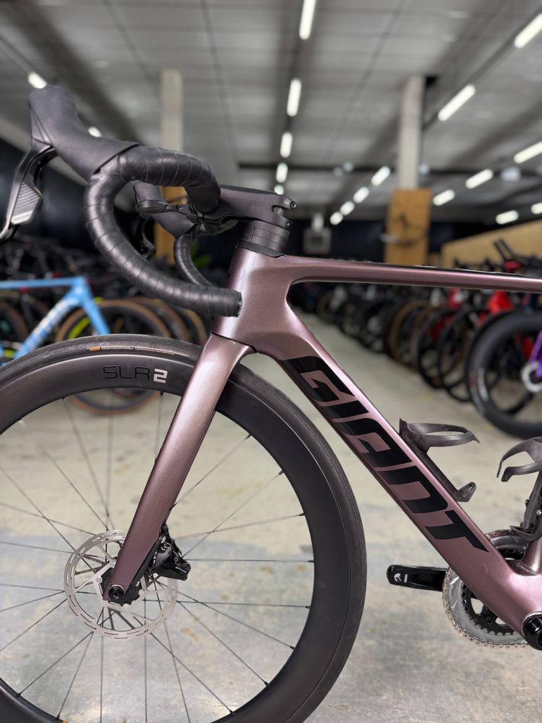 Gebrauchtes Giant Propel Advanced 1 2023 2023 Road & Gravel, Violett — Bild 20 von 24