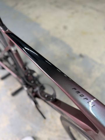 Gebrauchtes Giant Propel Advanced 1 2023 2023 Road & Gravel, Violett — Bild 17 von 24