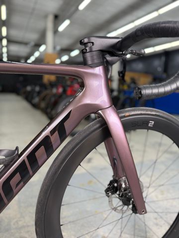 Gebrauchtes Giant Propel Advanced 1 2023 2023 Road & Gravel, Violett — Bild 8 von 24