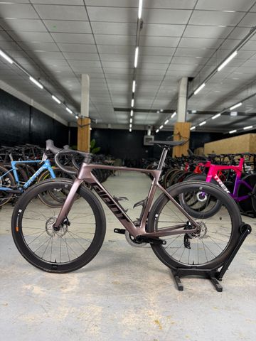 Gebrauchtes Giant Propel Advanced 1 2023 2023 Road & Gravel, Violett — Bild 16 von 24