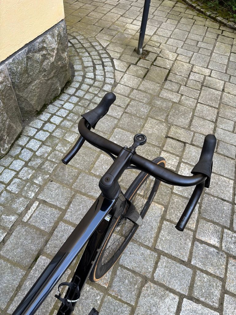 Used Cannondale Supersix Shimano 105 2024 Road & Gravel, Black — image 4 of 4