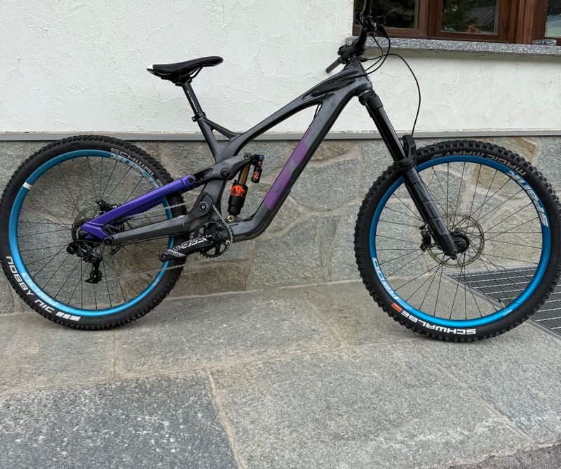 Used GT Fury Carbon Pro 29 2019 2019 MTB