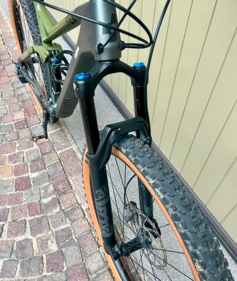 CUBE STEREO ONE22 HPC TM 2024 2024 Mountainbike usato, Grigio chiaro — immagine 3 di 6